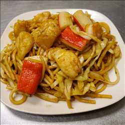 Seafood Lo-Mein
